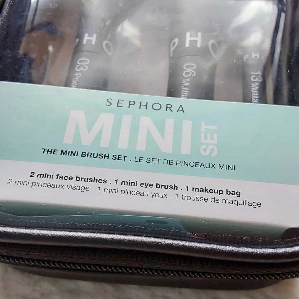 🌺 NWT Sephora Black Mini Brush Set with Case